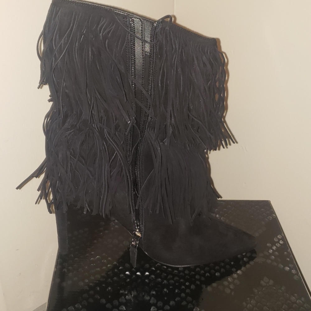 Boots - Picture 5 of 7